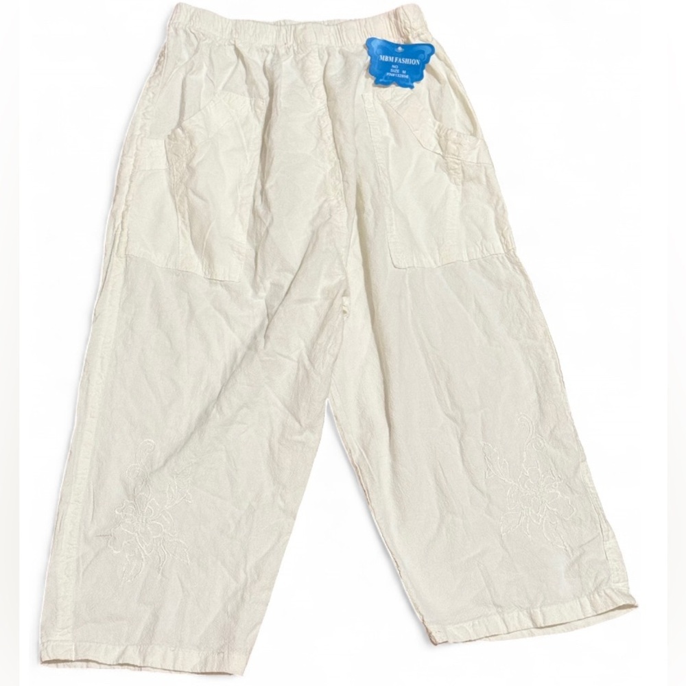MNM Fashion White Capri Pants Floral Embroidered Cream Pants with Pockets Size M
